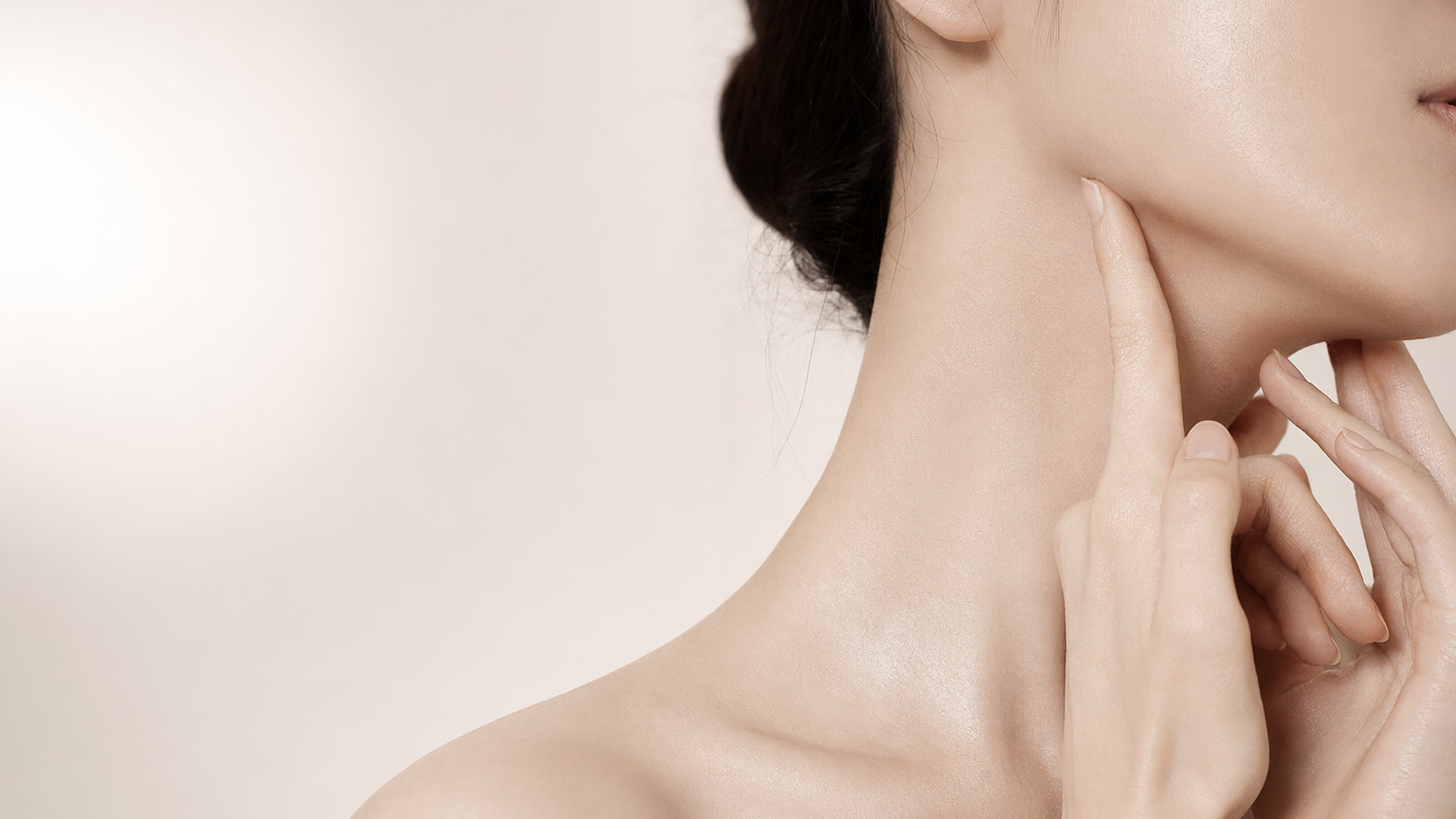 Editorial beauty de cuello y mandíbula para facial sculpting